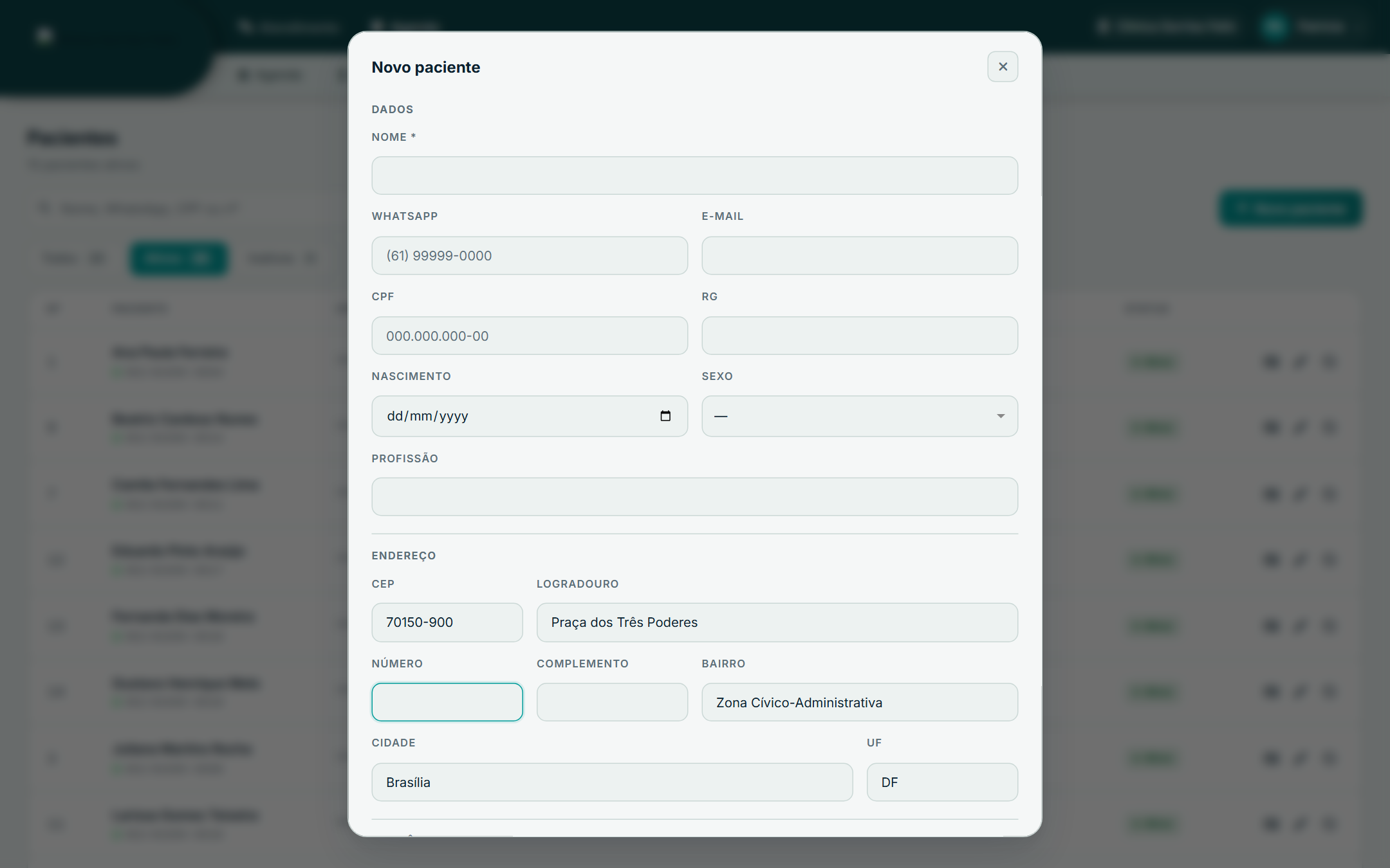 Formulário de novo paciente com endereço preenchido automaticamente a partir do CEP digitado
